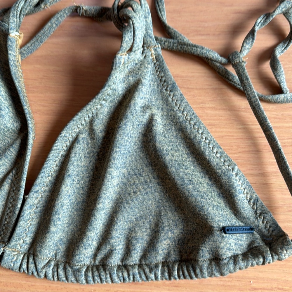 LARGE VOLCOM BIKINI TOP
